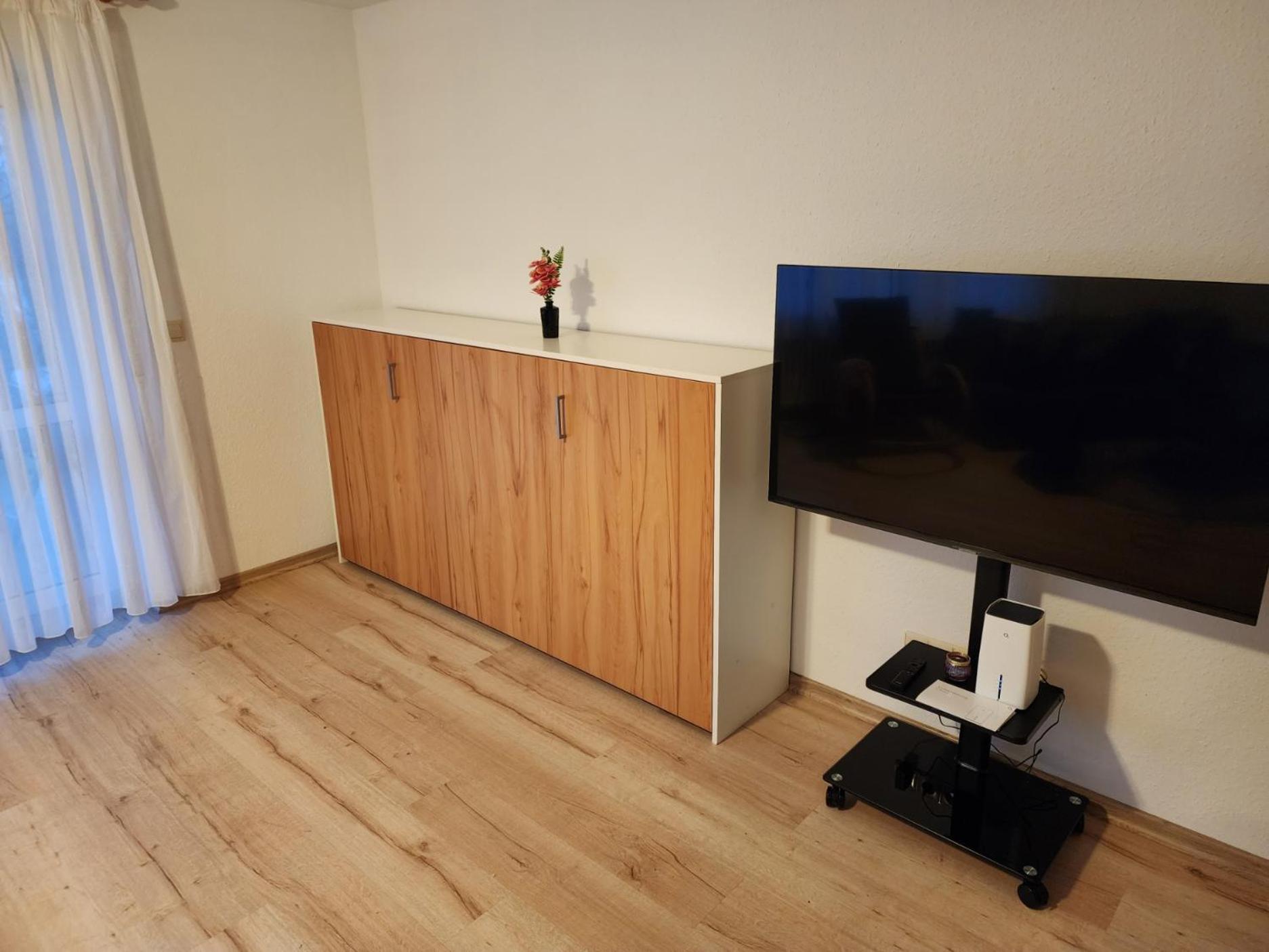 Ferienwohnung Julija Riedheim Хильцинген Экстерьер фото